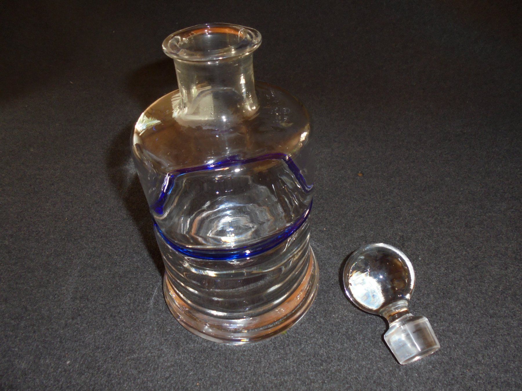 Caraffe: Glas Wasserkaraffe mit Zapfen "Leonardo" 1 Lt. blauer Rand – Usato da Rüschegg-Heubach venduto da Ofen111 1