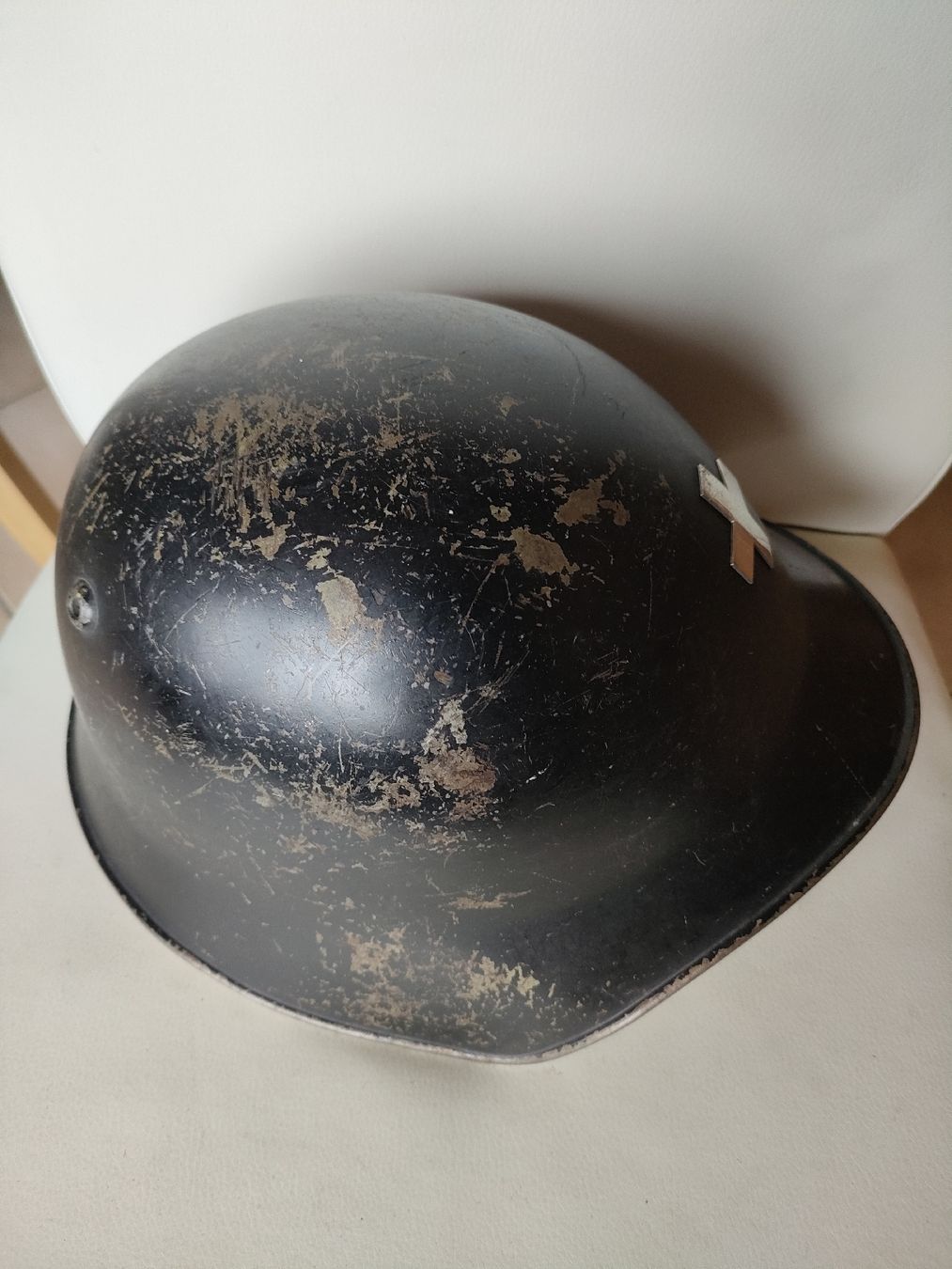 Schweizer Armee Uniformen & Effekten: Schweizer Armee Militär / Feuerwehr Stahlhelm – Gebraucht aus Schwanden Sigrisw von pho_2mc9 1