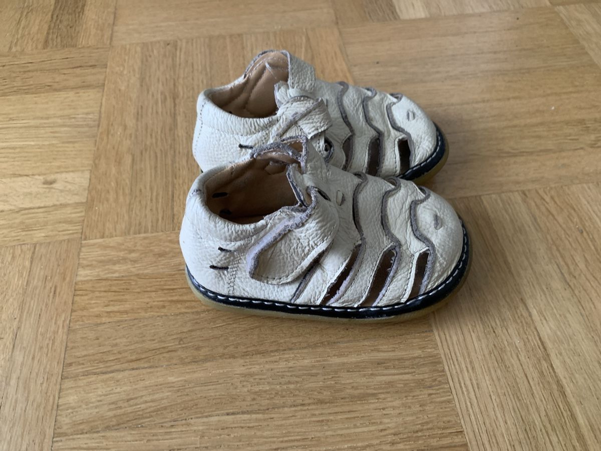 Scarpe per ragazzi: Kindersandalen weiss – Usato da Adligenswil venduto da mirkolini 1