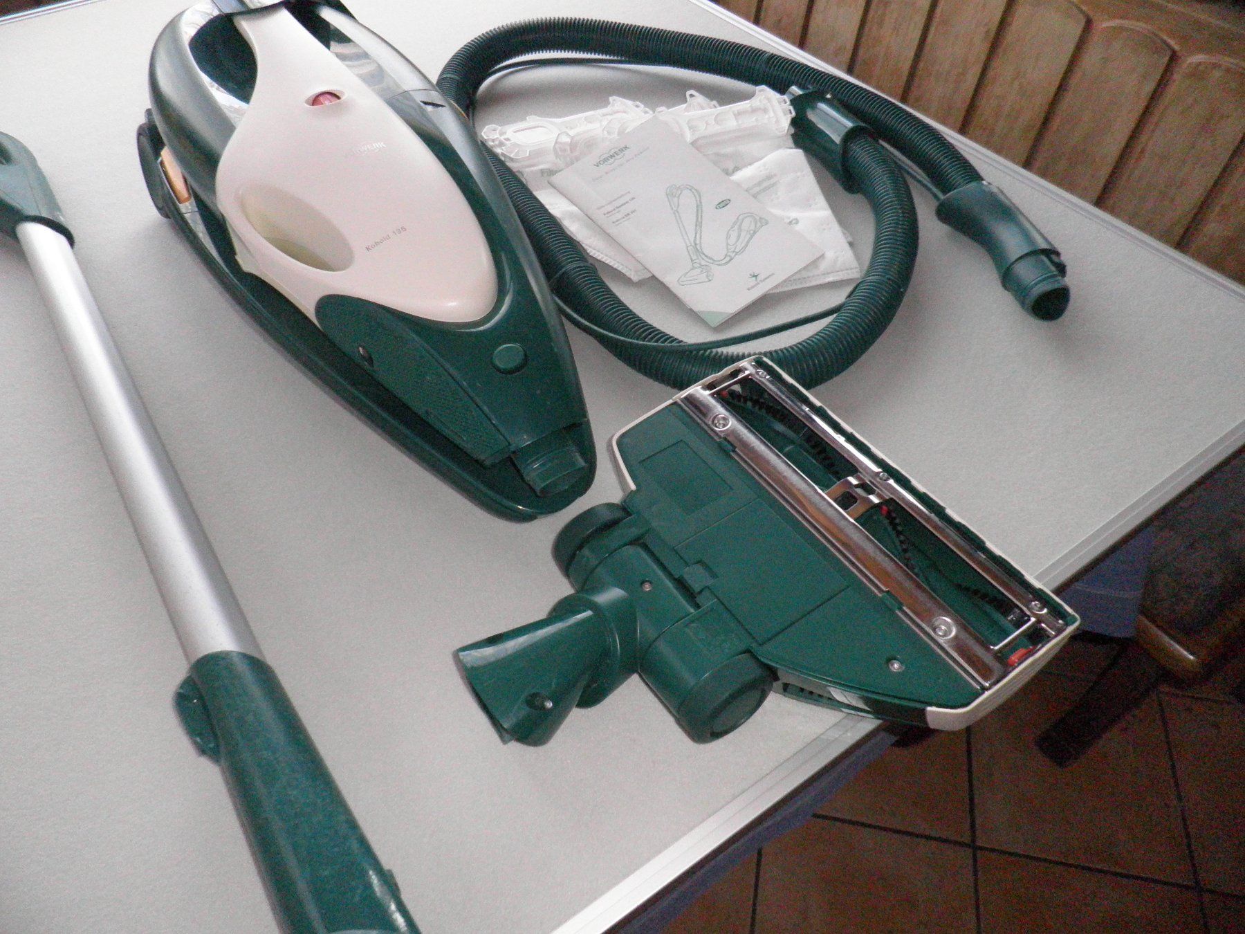 Vorwerk Aspirapolveri & Accessori: Vorwerk Tornado Schlitten 135 / EB 351 – Usato da Oftringen venduto da shoptwotrade 6