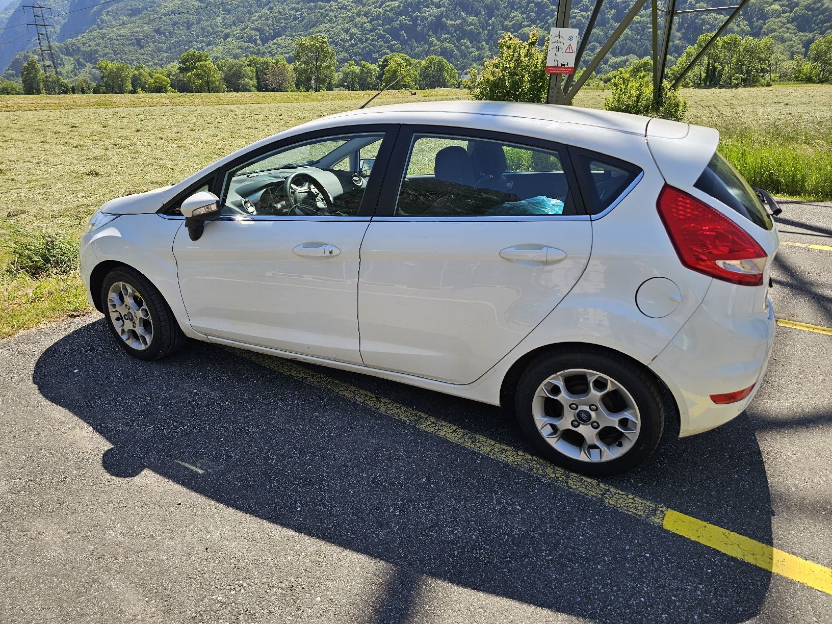 Ford Automobili: Ford Fiesta 1 6i 2012 – Usato da Collonges venduto da arashee 1