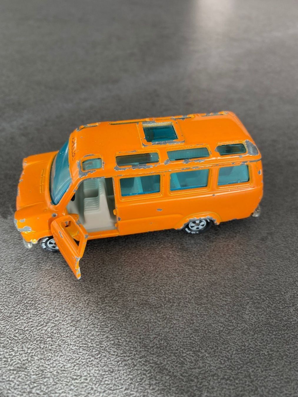Siku Modellini d'auto: Siku Ford transit Schulbus orange – Usato da Meyrin venduto da Abac007