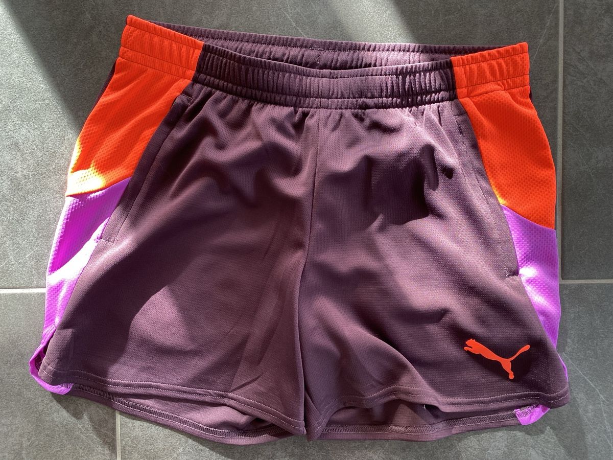 Puma Pantaloni: Puma individualBLAZE Shorts Damen S – Usato da Seuzach venduto da freiheiten