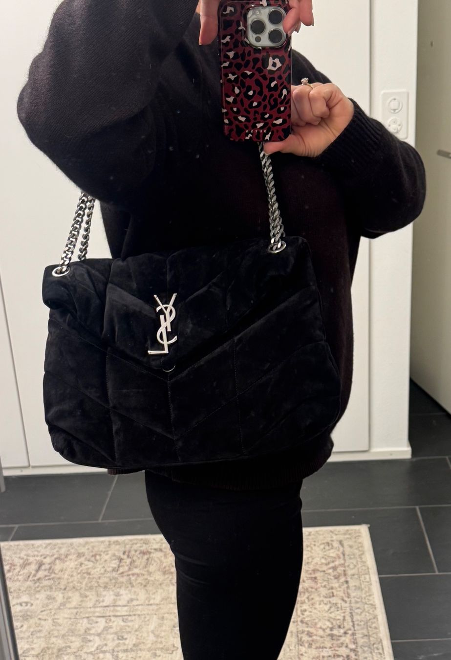 Saint Laurent Borse da donna: YSL PUFFER MEDIUM black suede, dark metal – Usato da Kilchberg ZH venduto da roz_qcj7 3