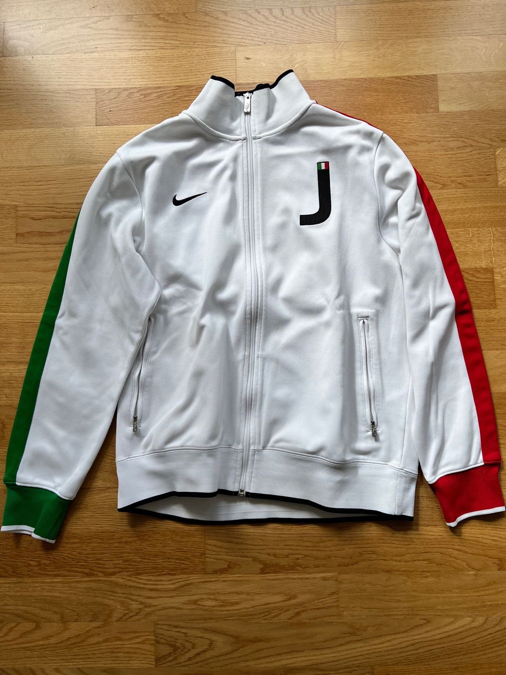 Nike Giacche: Trainingsjacke Juventus – Usato da Männedorf venduto da Suvretaner 2