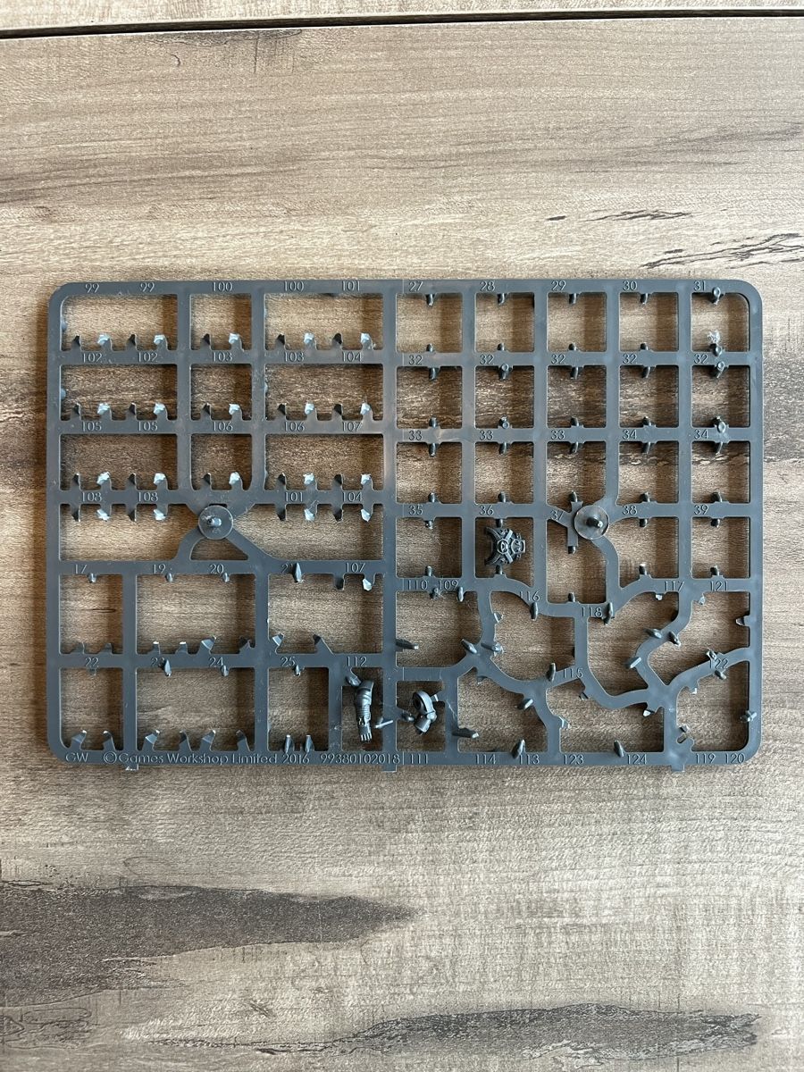Giochi: Warhammer 40k/Horus Heresy Gussrahmen/Bits Set 17 – Usato da Läufelfingen venduto da stephiesheena 1