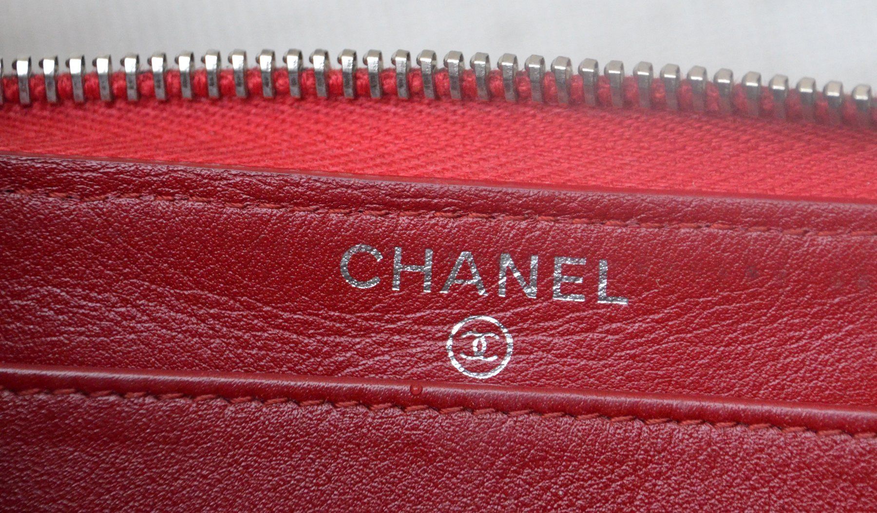 Chanel Portamonete: Chanel Portefeuille Wallet – Usato da Collonges venduto da Auganien 6