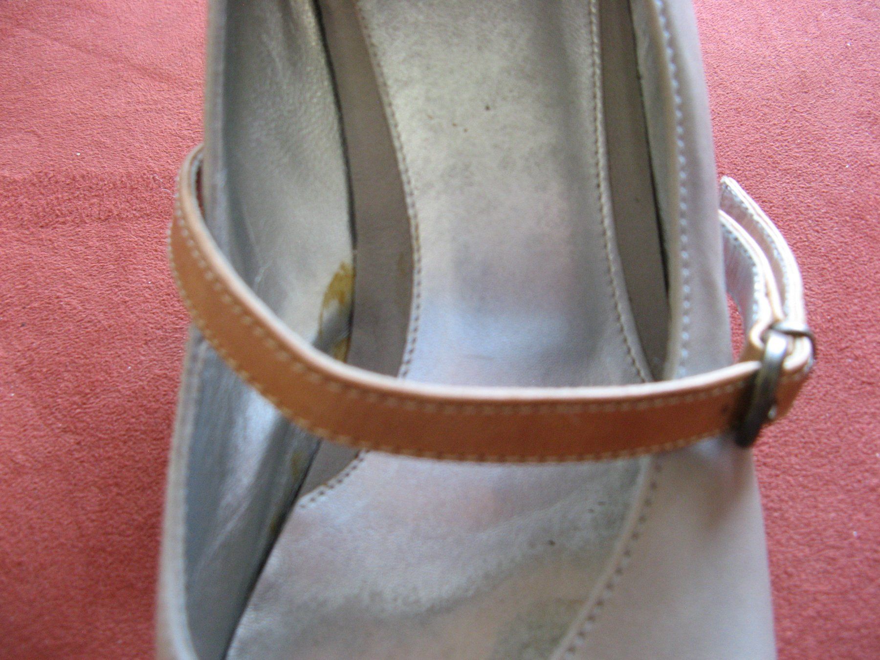 Damenschuhe: beige Sandaletten Gr. 40 von GiorM – Gebraucht aus Zürich von apil 5