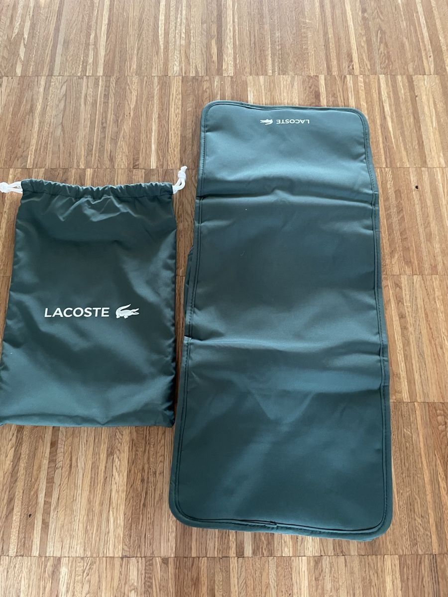 Lacoste Trousses de maquillage: Lacoste Reise Necessaire grün neu – Neuf (Voir description) à Baar par sabisun66 2