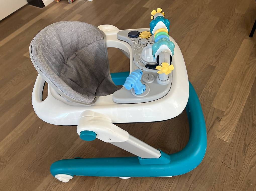 Fahrzeuge für Kinder: Baby-Lauflernhilfe / Activity Walker  – Gebraucht aus Steinen von PavlaP
