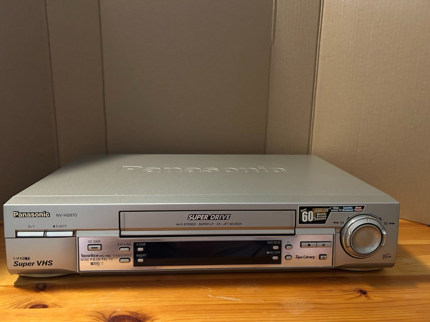 Panasonic Enregistreurs: Panasonic NV-HS870 Super VHS Rekorder – D'occasion à Bern par Fireblades