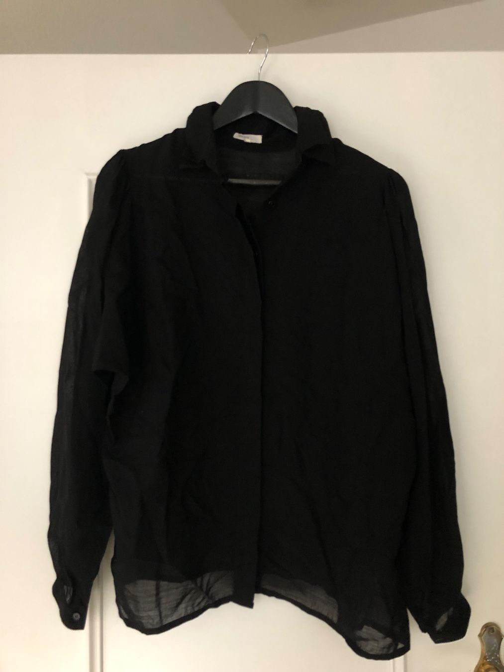 Akris Camicette: Schwarze Bluse Akris – Usato da Basel venduto da Kalleskaviar