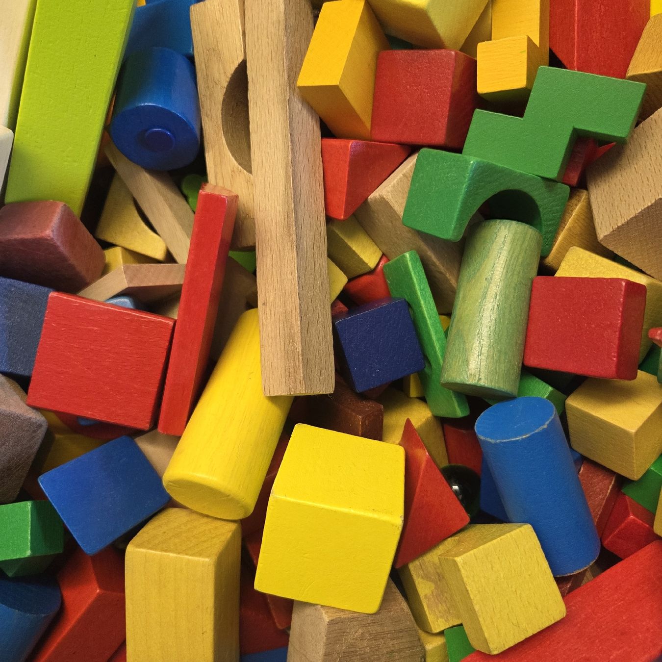 Jouets: Hunderte Bunte Holzbausteine – D'occasion à Stans par Ducati16 6