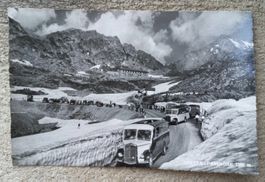 AK Sustenpass 1951 mit Postautos