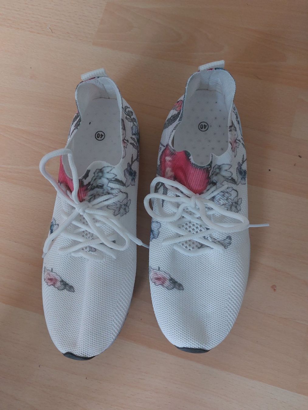 Damenschuhe: Sneaker mit Blumenmuster – Neu (gemäss Beschreibung) aus St. Gallen von pevau62
