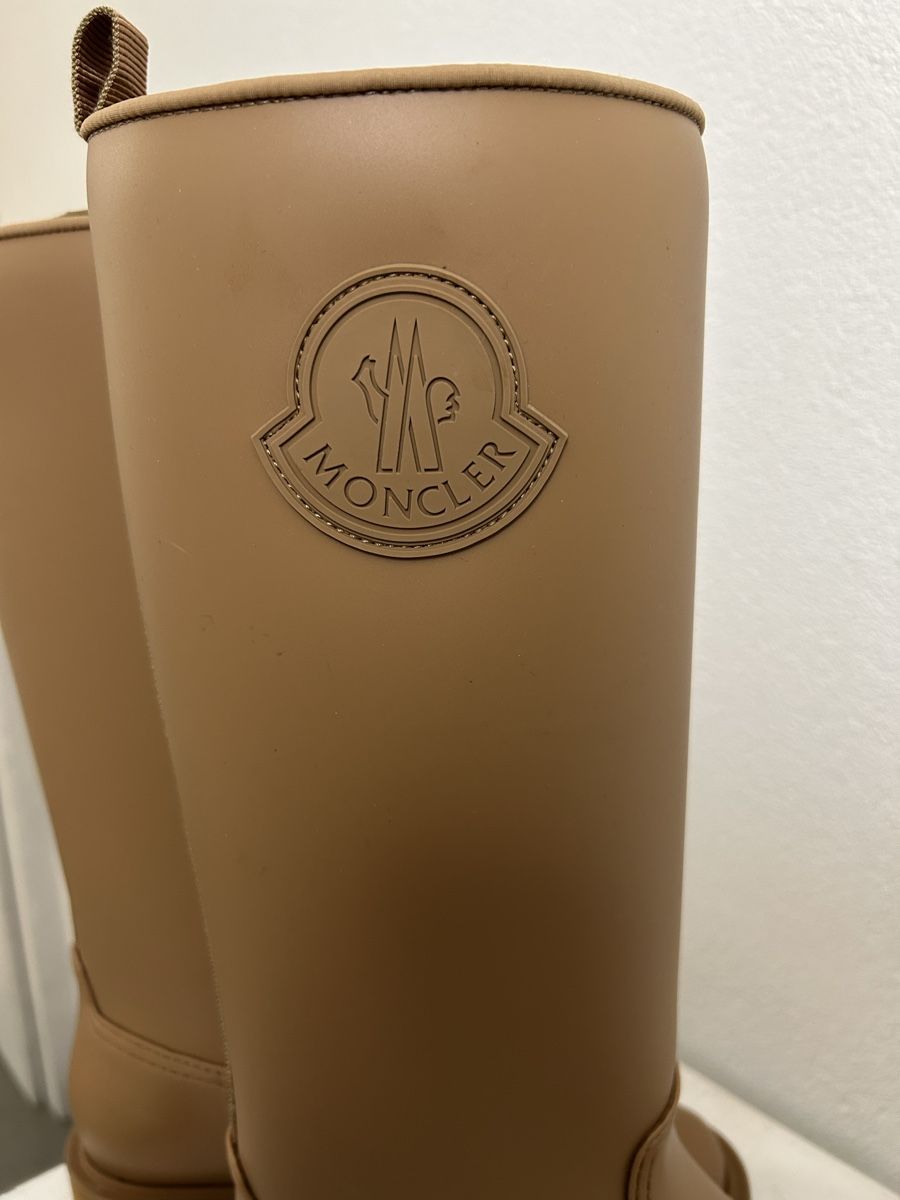 Moncler Chaussures femmes: Bottes moncler – Neuf (Voir description) à Perroy par MR6. 6