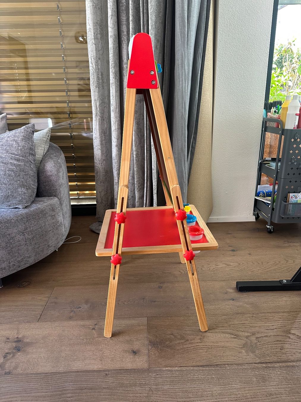 Hape Spielzeuge: Hape Kinder Wandtafel – Gebraucht aus Bergdietikon von patrickroder 1