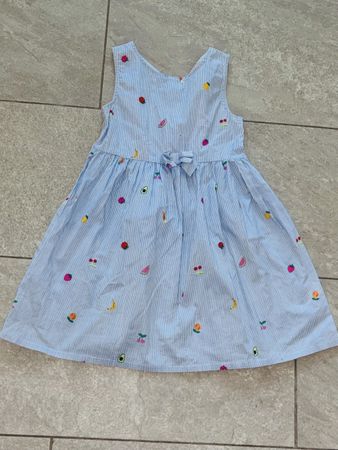 Kinder Sommerkleid hellblau mit Fruchtmuster Grösse 122