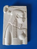 ägyptische Göttin mit Geierhaube Bas-Relief Gips Plakette