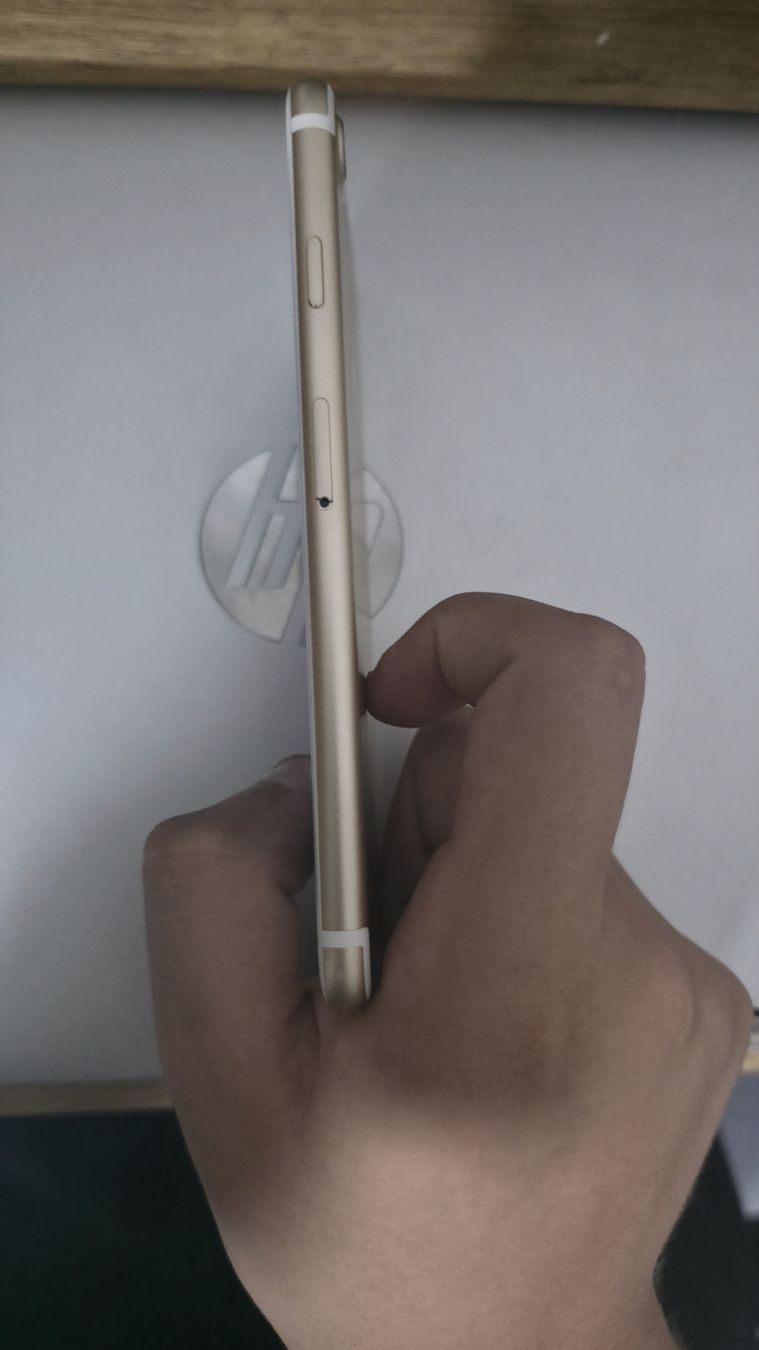 Apple Handys / Smartphones: iPhone 7 - Rose Gold - 32GB - Mint Condition – Neu (gemäss Beschreibung) aus Noës von sim_75ws 2