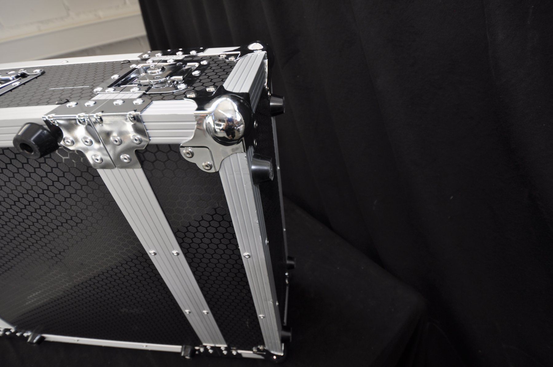 Valigie: Pixelhue Flightcase – Massgefertigt & Robust 4HE – Nuovo e nell'imballaggio originale da Burgdorf venduto da WHITELIGHT3400 2