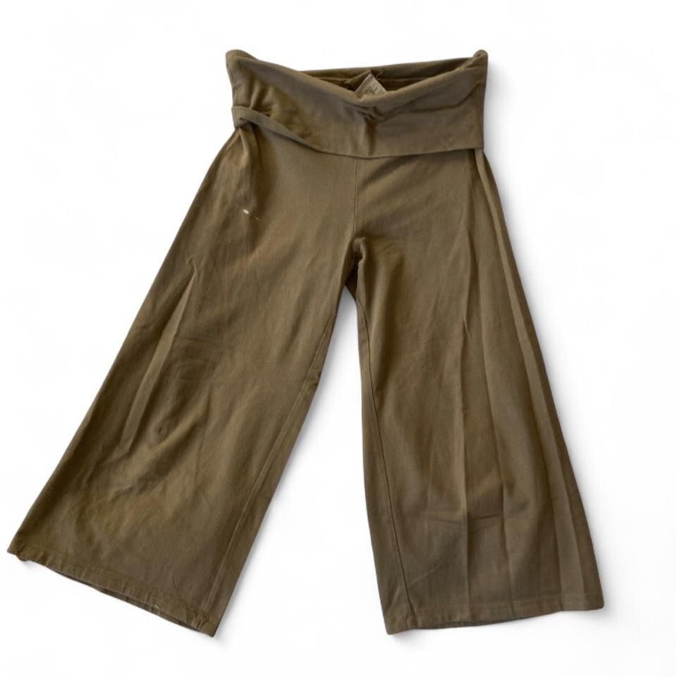Leggings: Capri Yogahose Khaki S – Usato da Spiegel b. Bern venduto da pre1ovedthreads 1