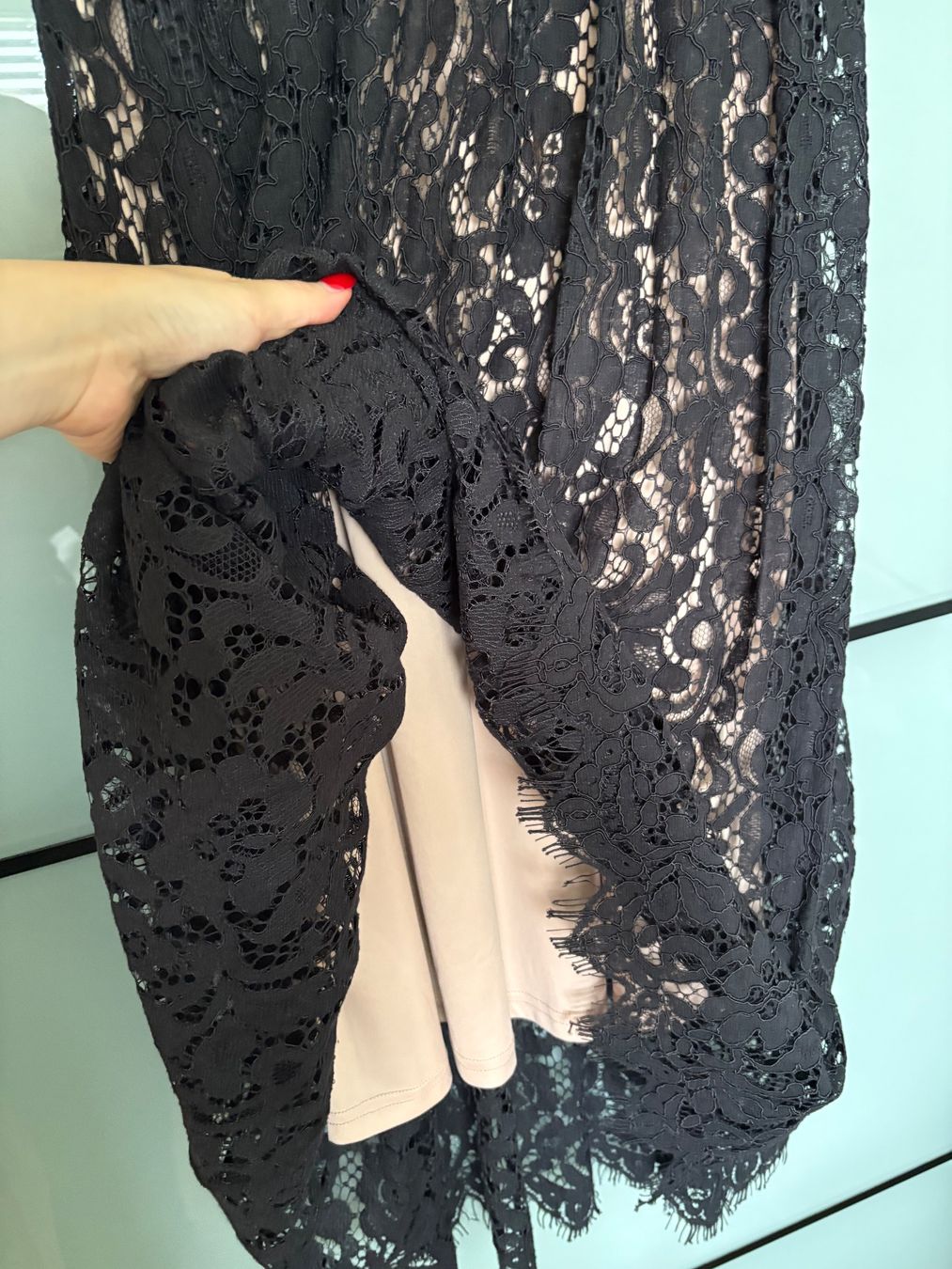H&M Vestiti: Schönes Spitzenkleid in Schwarz – Usato da Rümlang venduto da Jenni.21 3