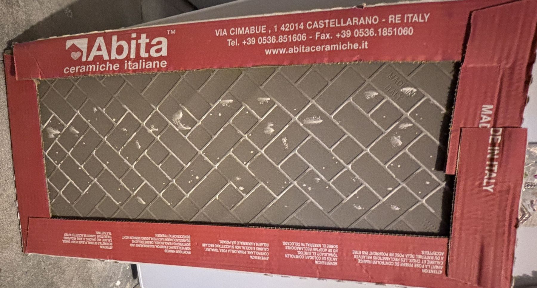 Rivestimenti per pavimenti: Diverse Keramikfliesen – Usato da Buchs AG venduto da SellAndBuyX