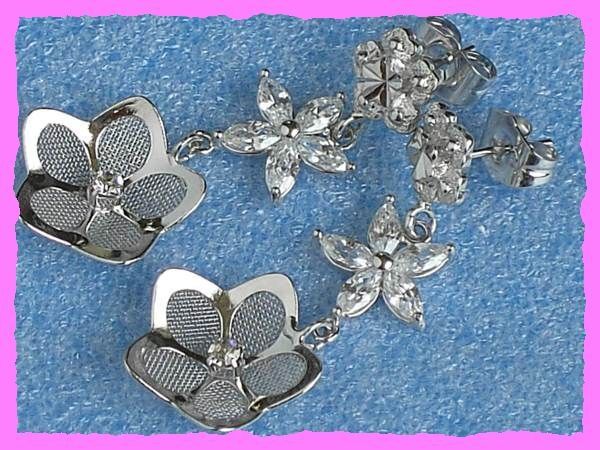 Orecchini pendenti & Orecchini a lobo: Blumen Ohrhänger mit Zirkonia – Nuovo e nell'imballaggio originale da Oberglatt ZH venduto da Diamond-Girl 2