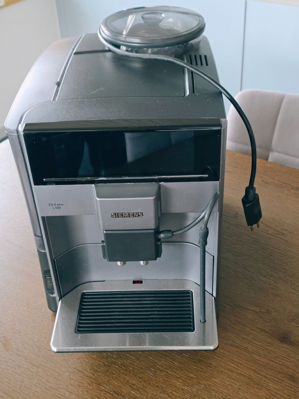 Siemens Macchine per caffè & Macchine per espresso: Siemens Kaffeevollautomat EQ6 Plus S100 – Usato da Bäretswil venduto da Qual