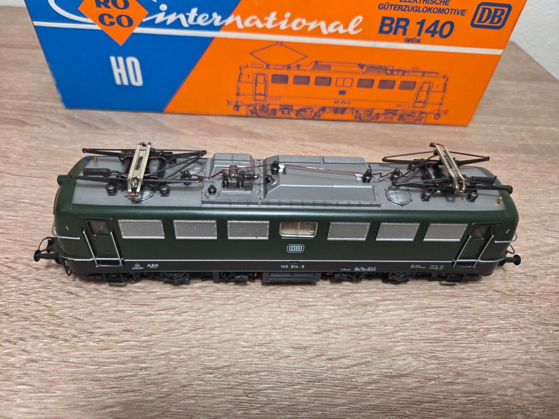 Roco Modellini di ferrovie: Roco 4136A E-Lok BR 140 DB H0 – Usato da St-Aubin-Sauges venduto da Lo_Go 4