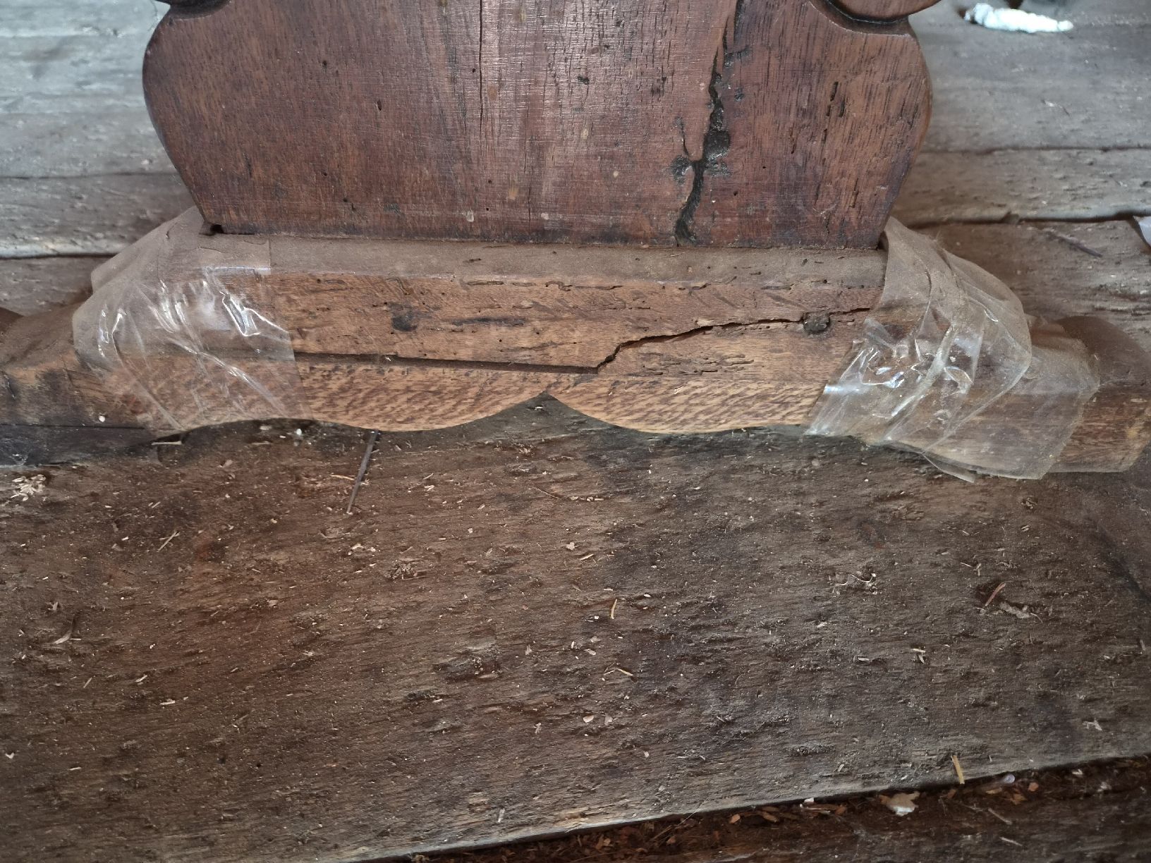 Tavoli: Ancienne table en bois – Difettoso da Farvagny-le-Grand venduto da CollectibleWatches 5
