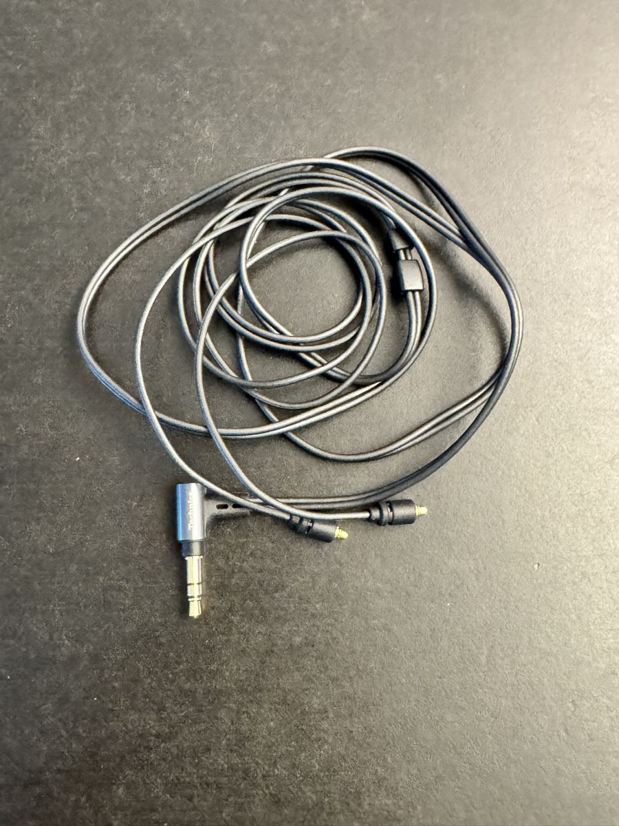 Technics Cuffie: Technics Earbuds EAH-TZ700 with Accessories defective – Difettoso da Bern venduto da Gbilly 1