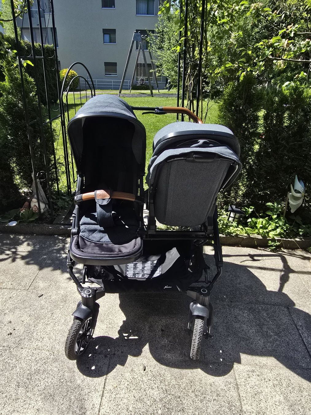 Hartan Kinderwagen: Zwillingskinderwagen Hartan Two Select – Gebraucht aus Schwyz von sim_8whg 3