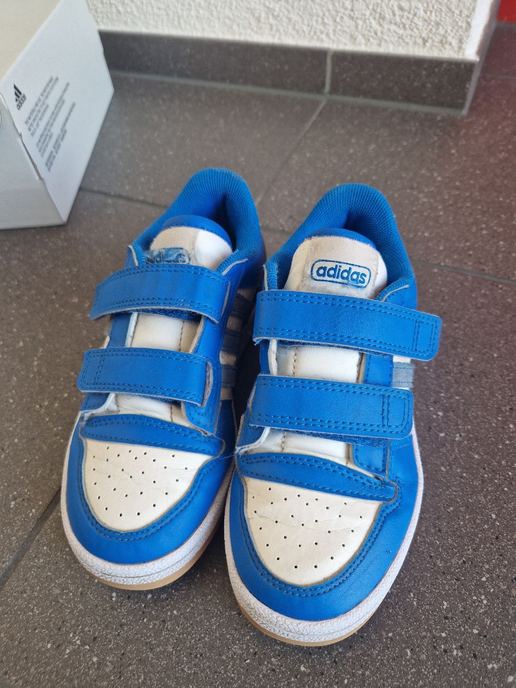 Adidas Scarpe per ragazzi: Adidas Sneaker Grösse 30 – Usato da Zürich venduto da nicinat 1