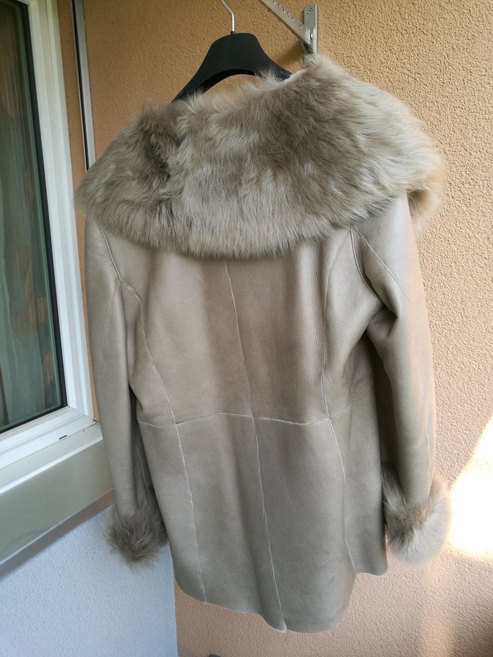Madeleine Giacche: Lammfelljacke echt hellgrau-beige von Madeleine – Nuovo (secondo la descrizione) da Horn venduto da sonjamenzi 3