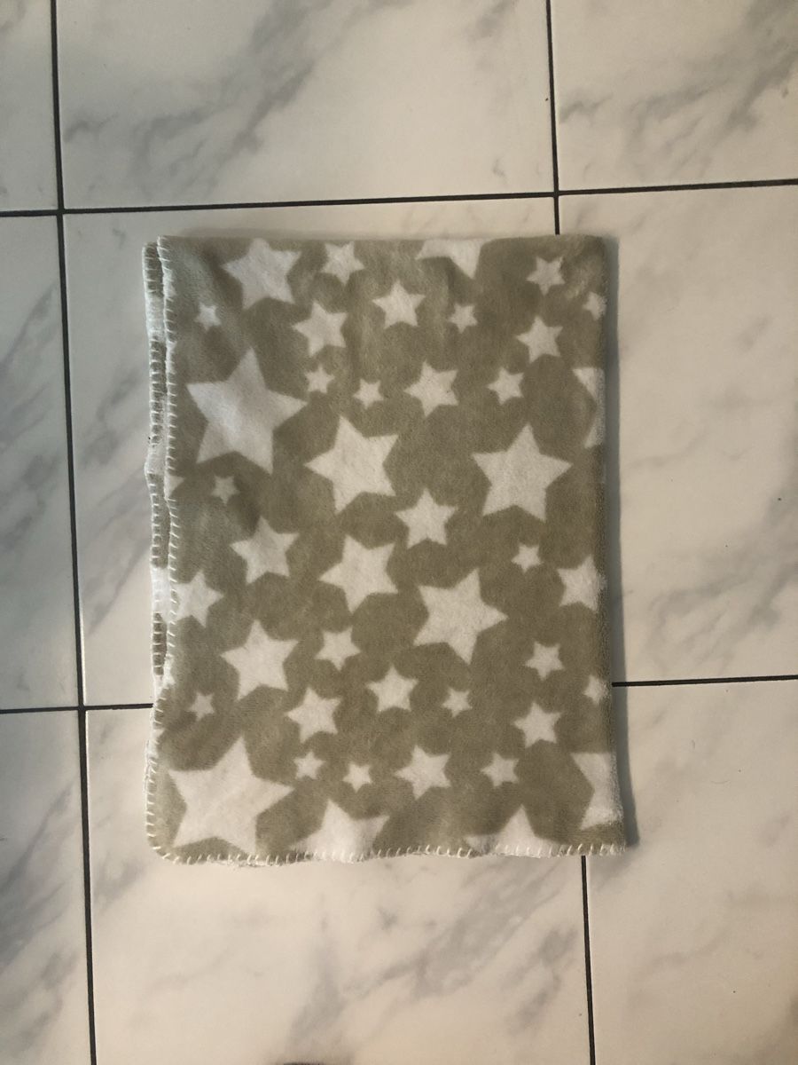 Coperte: Kuscheldecke Klein 80x100cm – Usato da Ebikon venduto da Stoeckhe