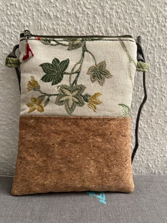 Handytasche mit Korkboden
