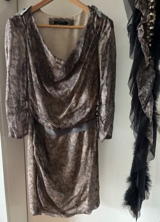 Patrizia Pepe Seidenkleid mit Boa Stola 38