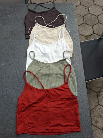 5 Sommer Tops Spaghettiträger Grösse S Top Zustand wie neu!