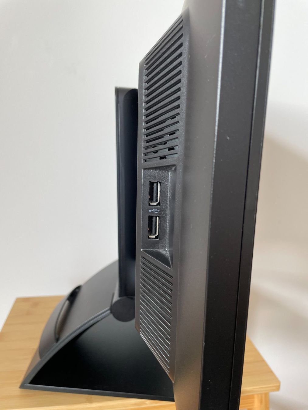 Hewlett Packard Monitor: Ecran HP EliteDisplay E201 - Ecran 20 pouces – Usato da Petit Lancy venduto da gil_hr6v 2