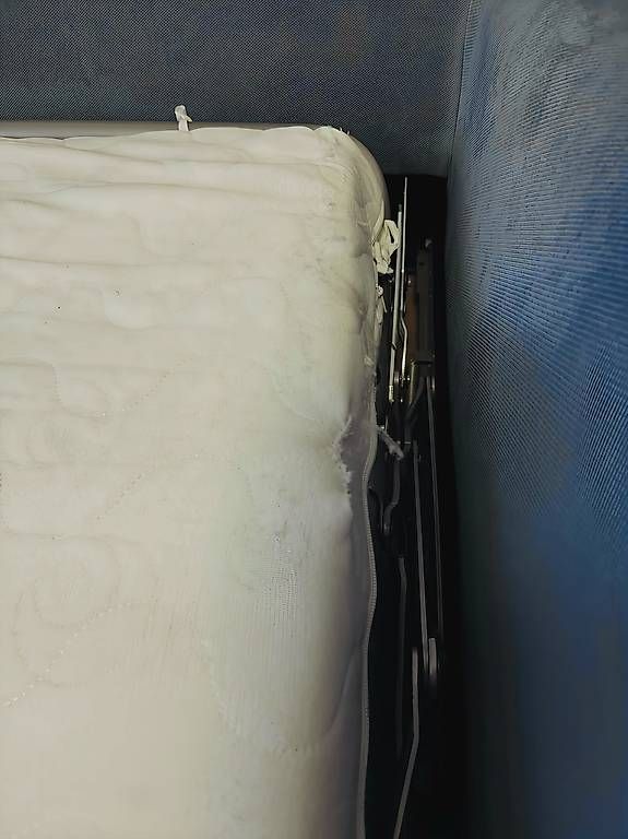 Sofas: Schlafsofa blau mit Matratze  – Gebraucht aus Pfungen von vanessa2507 3