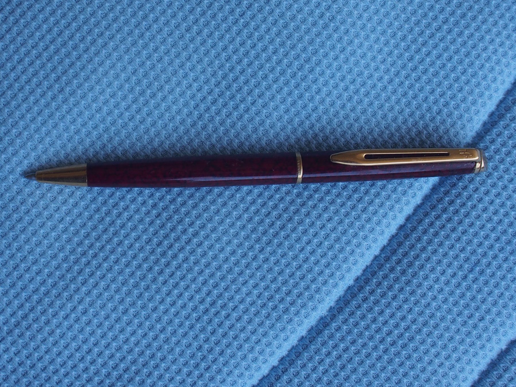 Penna & Evidenziatori: WATERMAN  stylo bille en laque bordeaux – Usato da Meyrin venduto da SRemka 1