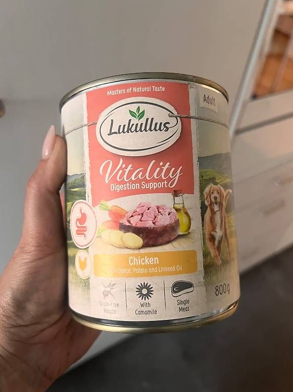 Nourriture: Hundefutter Lukullus 8x 800g  – Neuf avec emballage d'origine à Zollikon par Abe2601
