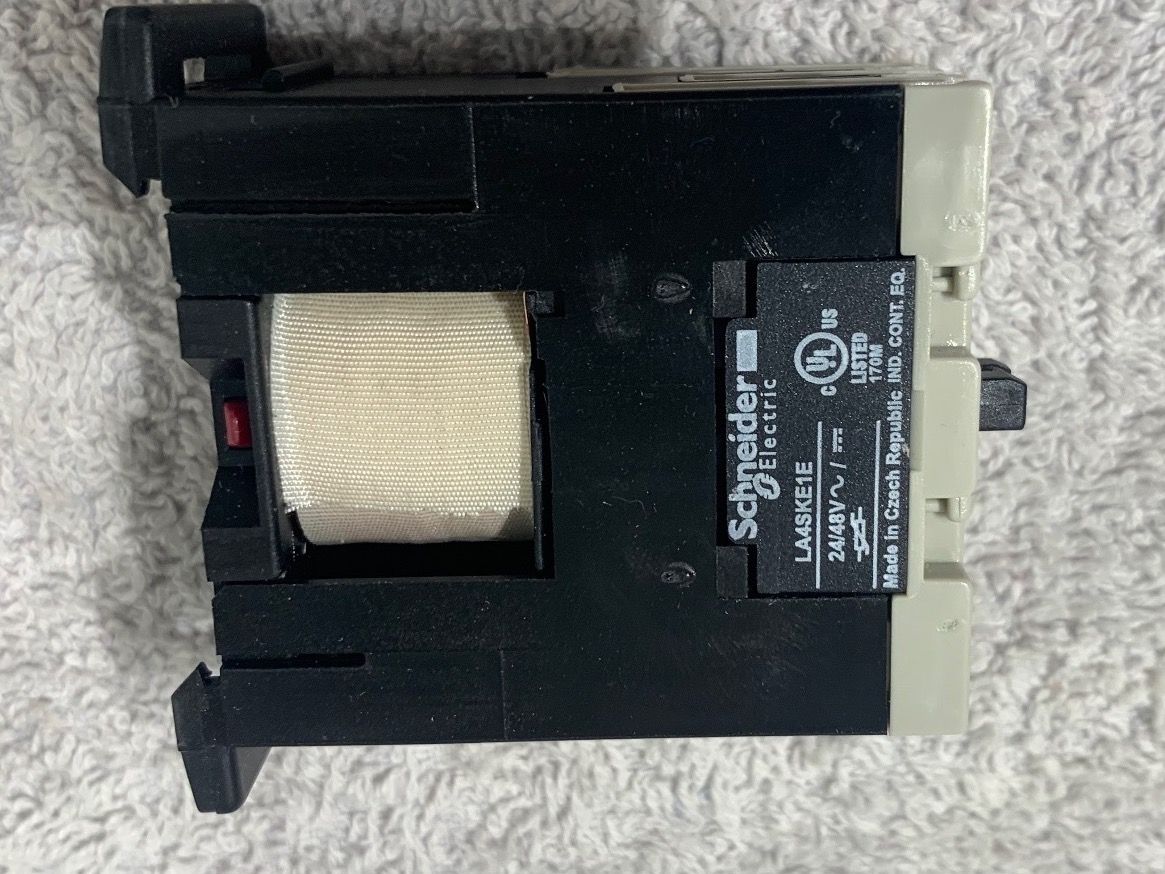 Schneider Componenti elettronici: Hilfsschütz – Nuovo e nell'imballaggio originale da Schaan venduto da fiu_czw9 3