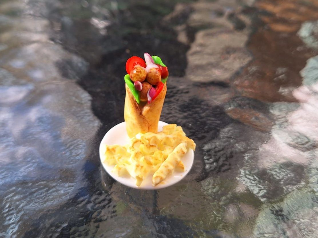 Case e mobili per bambole: Handmade Falafel Wrap mit Pommes – Nuovo (secondo la descrizione) da Zürich venduto da HandmadeTinyFood 2