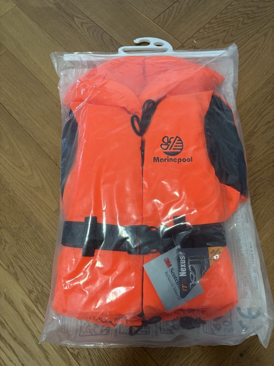 Giubbotti di salvataggio: Neue Schwimmweste, Marinepool, ungebraucht, orange, 150N – Nuovo e nell'imballaggio originale da Thayngen venduto da Stereos_54