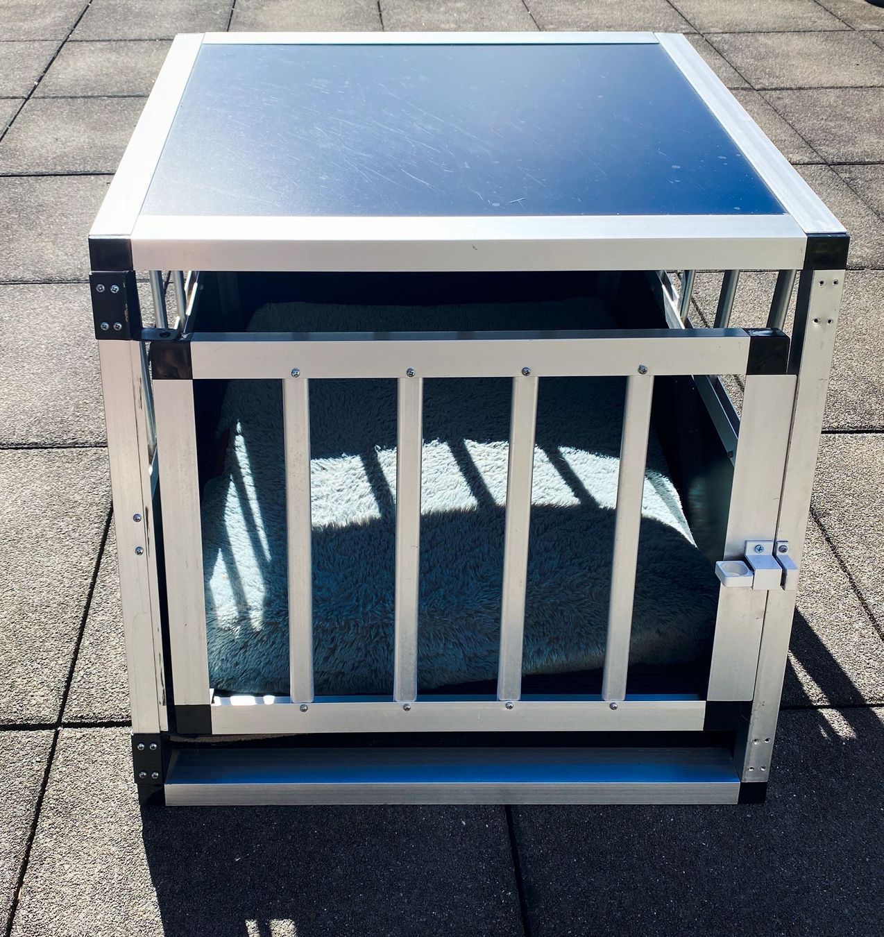 Gabbie, trasporto & Sicurezza: Hundetransportbox Aluminium  – Usato da Küssnacht am Rigi venduto da Lilibeth