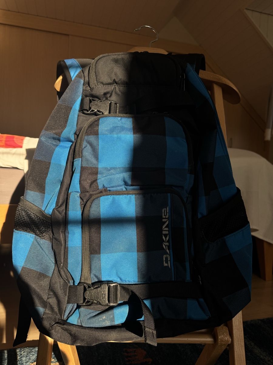 Dakine Rucksäcke: Dakine Rucksack / Schulsack kaum Gebraucht – Gebraucht aus Trélex von stripedthrift 1