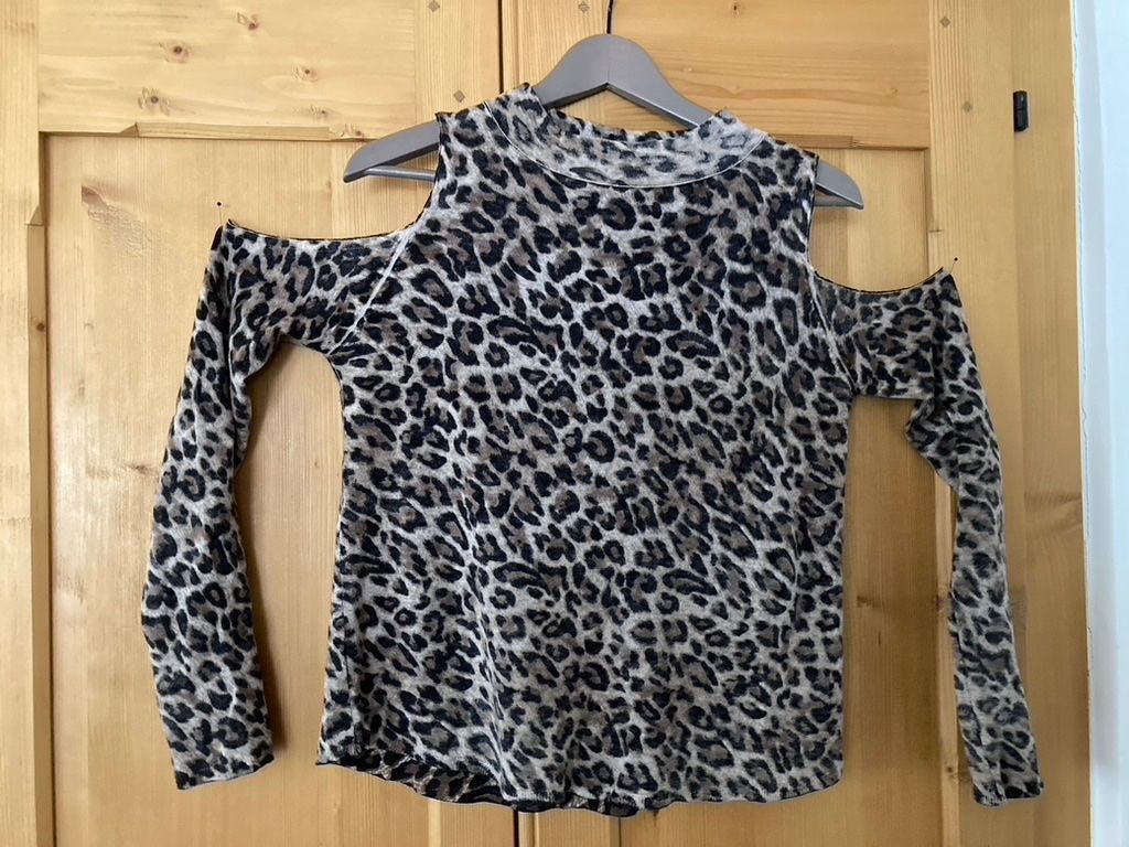 Acne Studios Tops: GENERATION LOVE, Top, Grösse M, Farbe Leopard, wie neu – Neu (gemäss Beschreibung) aus Le Châble / VS von Ursaban